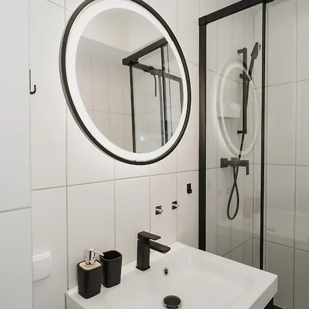 Totu Black&white Centrum
